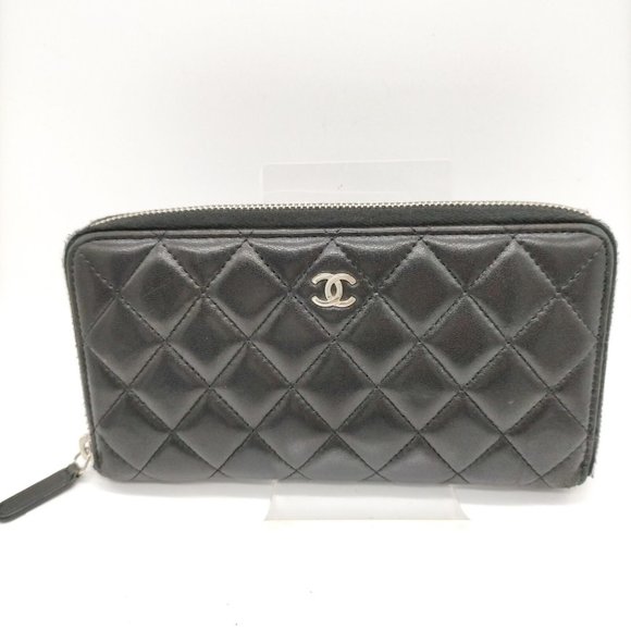 CHANEL Handbags - 100% Authentic Chanel Zippy Black Caviar Skin Wallet